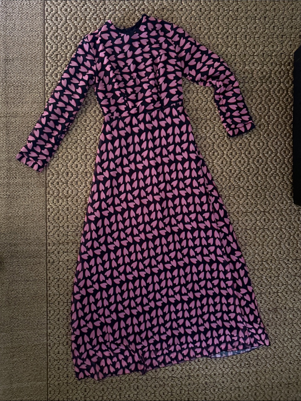 Anna Hariri Women’s Pink Heart Print Long Sleeve Maxi Dress